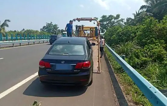 东源县高速公路24小时道路救援电话，拖车换胎应急送油救援多少钱(图1)