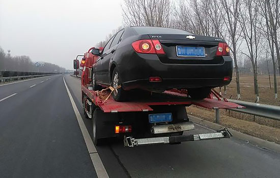 齐齐哈尔高速公路道路救援电话，24小时拖车救援换轮胎价格(图1)